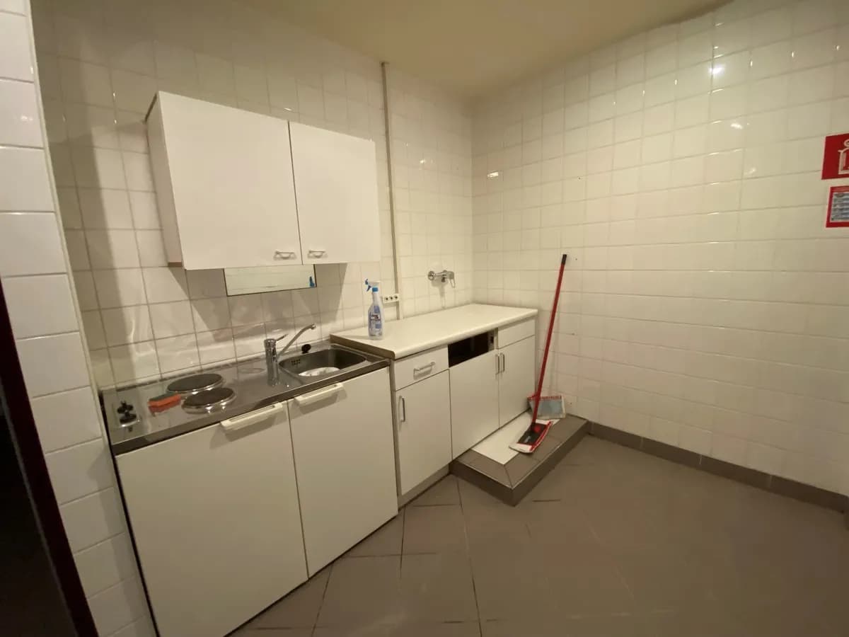 Gewerbeimmobilie mieten in Wien – 857 m², € 9.068 – Bild 6 von 12