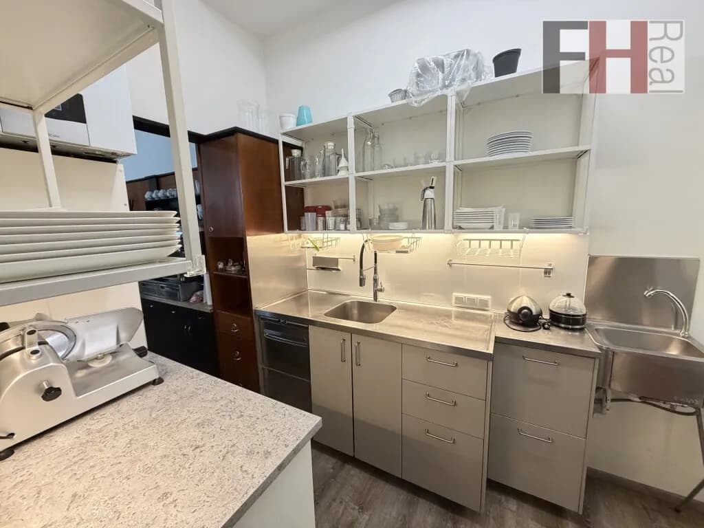 Gewerbeimmobilie mieten in Sankt Pölten Land – 209 m², € 2.449 – Bild 8 von 13