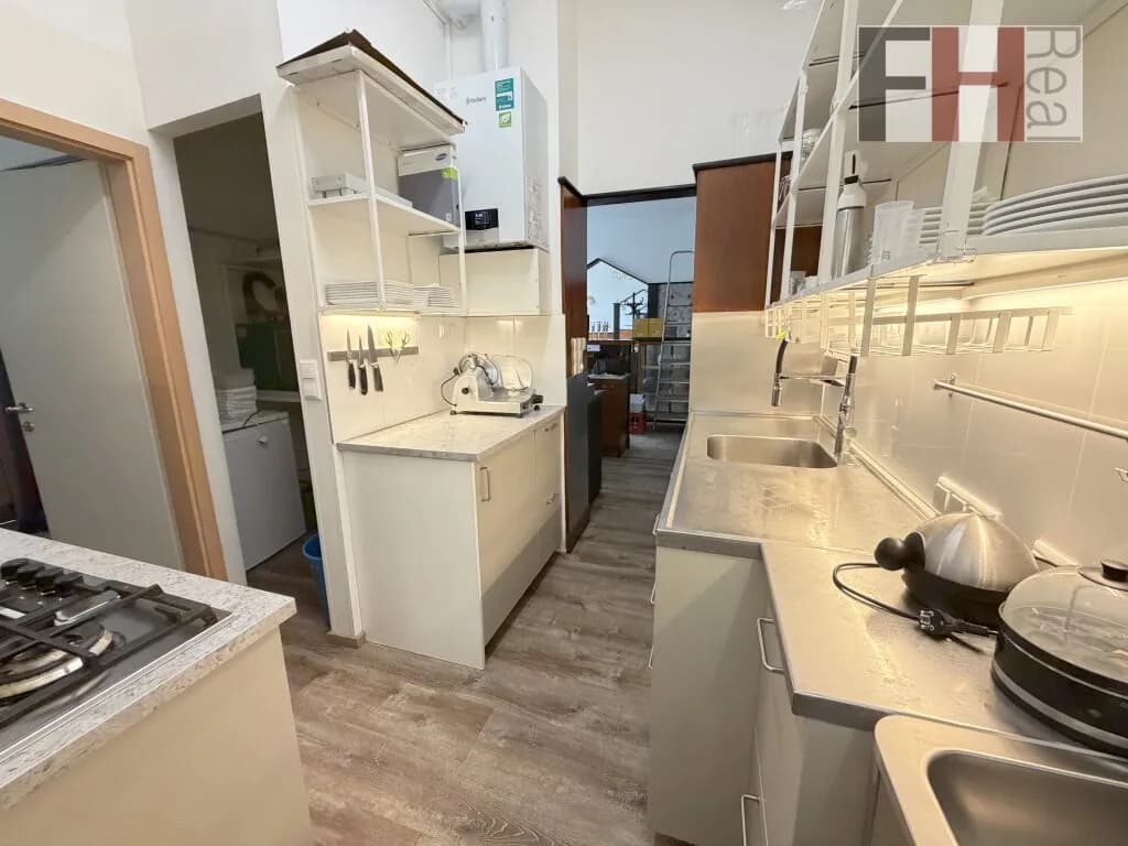 Gewerbeimmobilie mieten in Sankt Pölten Land – 209 m², € 2.449 – Bild 10 von 13