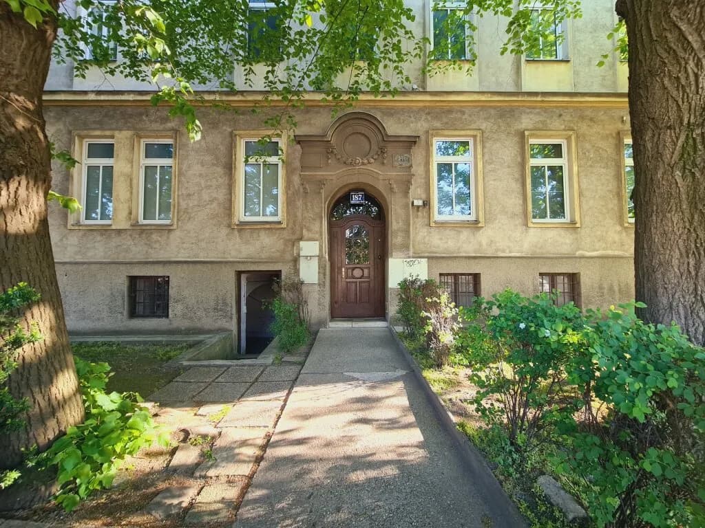 Wohnung kaufen in Wien – 320 m², € 299.000 – Bild 1 von 12
