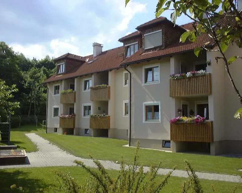 2-Zimmer-Wohnung mieten in Gmunden – 58,71 m², € 493 – Bild 1 von 2
