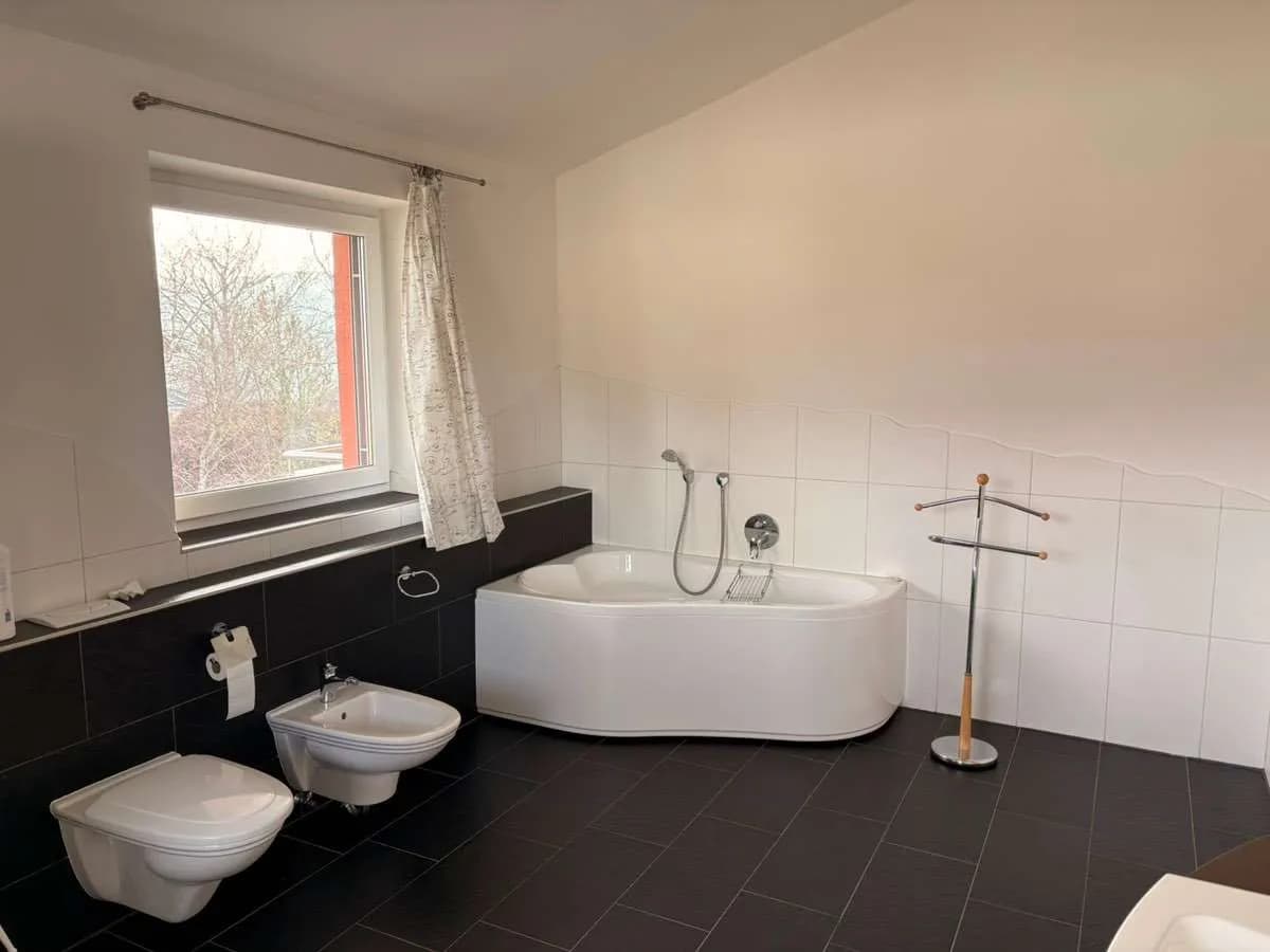 3-Zimmer-Wohnung mieten in Vöcklabruck – 116 m², € 1.700 – Bild 3 von 5