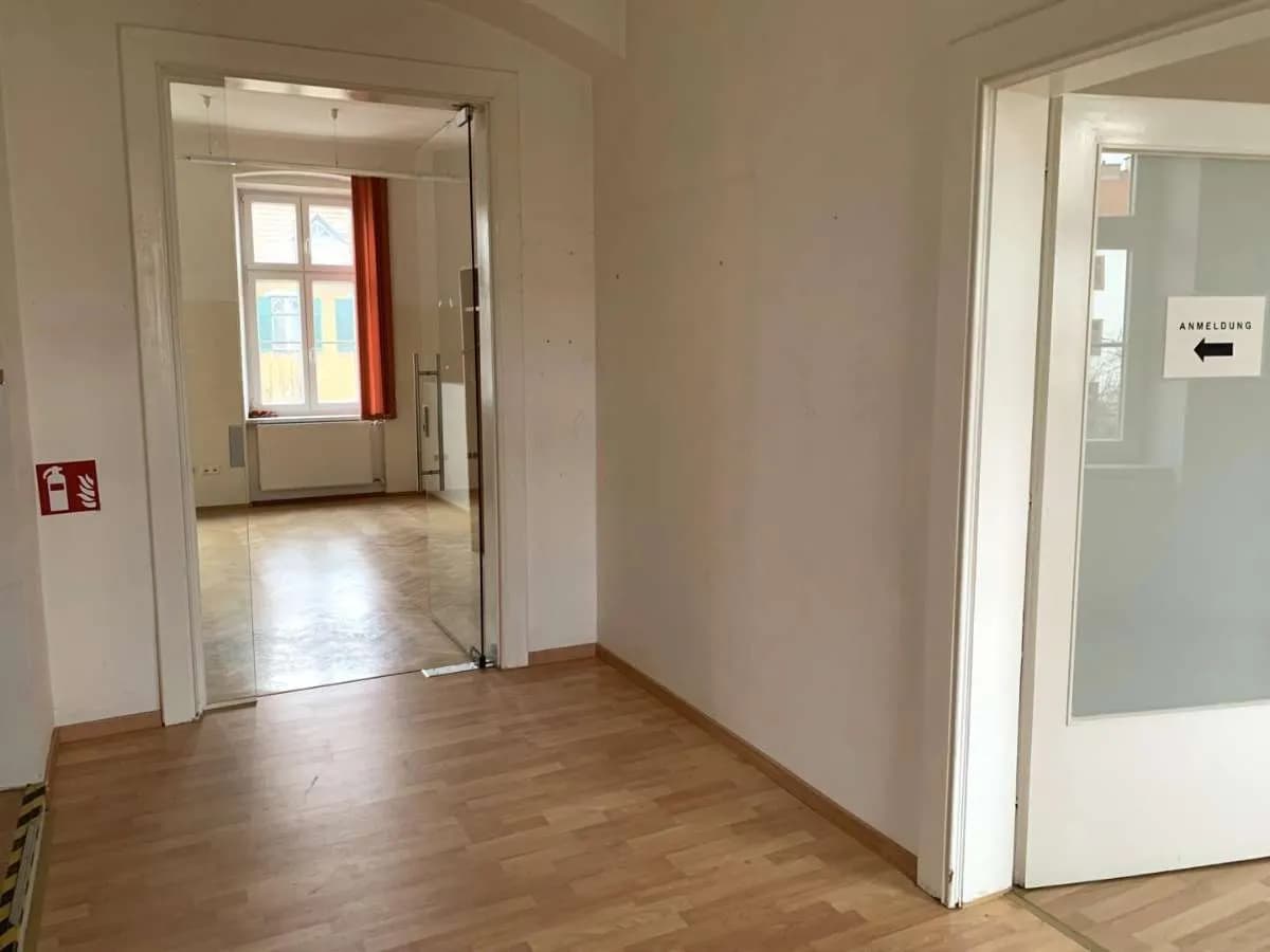 8-Zimmer-Gewerbeimmobilie mieten in Krems an der Donau – 180 m², € 1.681
