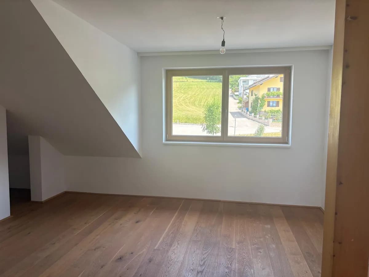 4-Zimmer-Wohnung mieten in Vöcklabruck – 152 m², € 2.440 – Bild 2 von 15