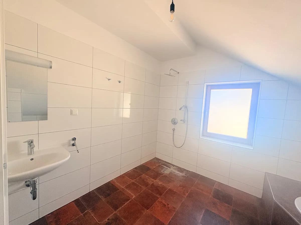 4-Zimmer-Wohnung mieten in Vöcklabruck – 152 m², € 2.440 – Bild 8 von 15