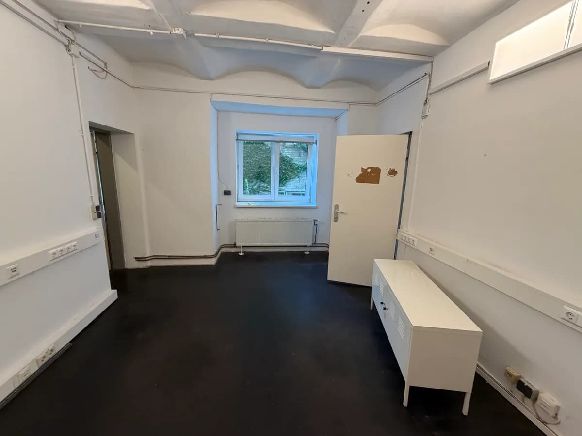 Gewerbeimmobilie mieten in Wien – 150 m², € 2.500 – Bild 12 von 13