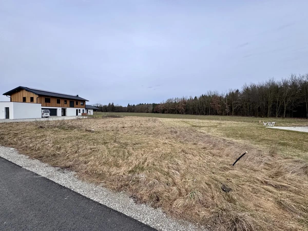 Grundstück kaufen in Braunau am Inn – 998 m², € 140.000 – Bild 1 von 4