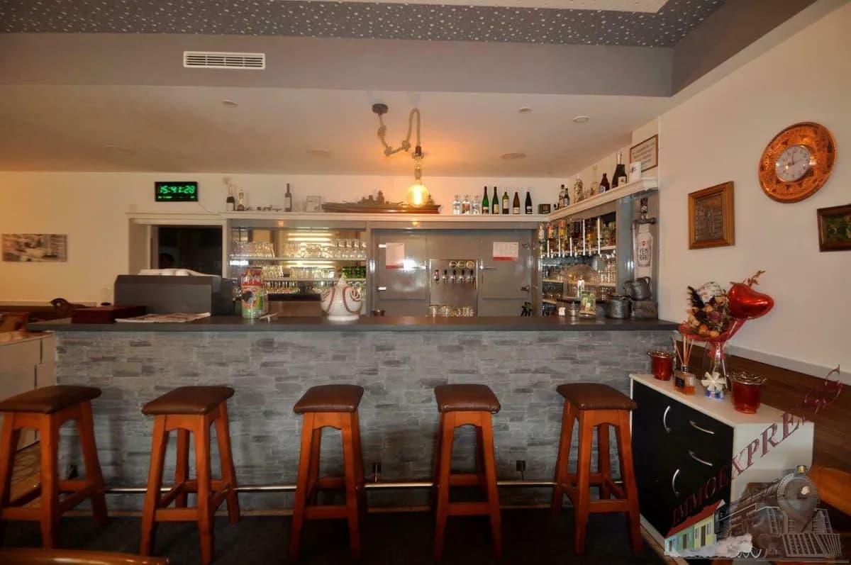 5-Zimmer-Gewerbeimmobilie mieten in Sankt Pölten – 230 m², € 2.700 – Bild 2 von 12