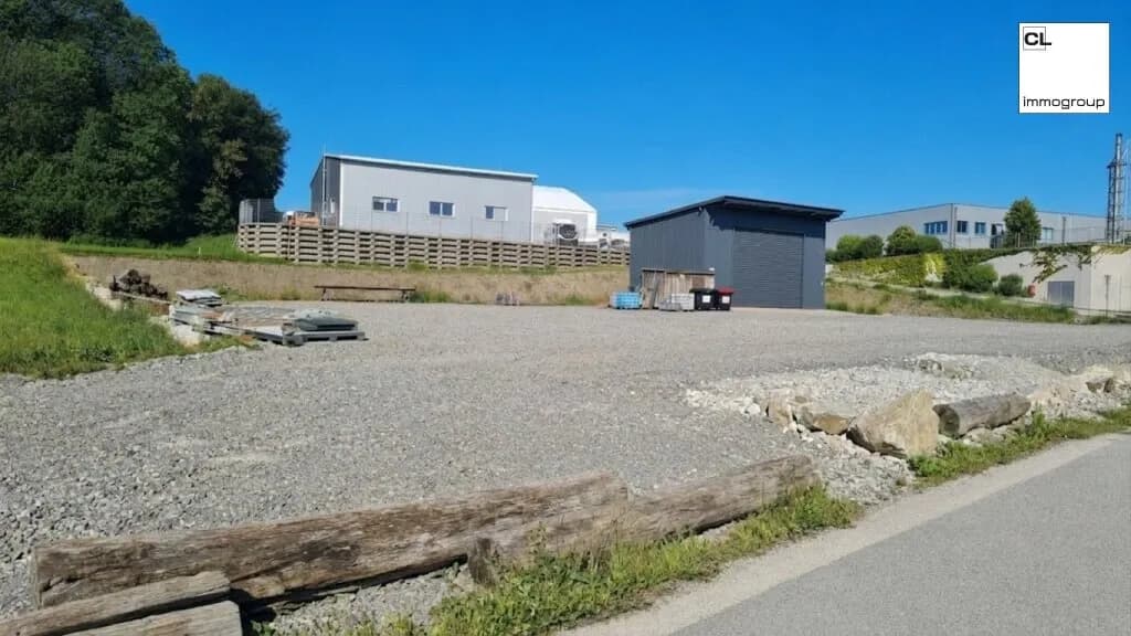 Immobilie mieten in Vöcklabruck – 2 500 m² – Bild 3 von 5