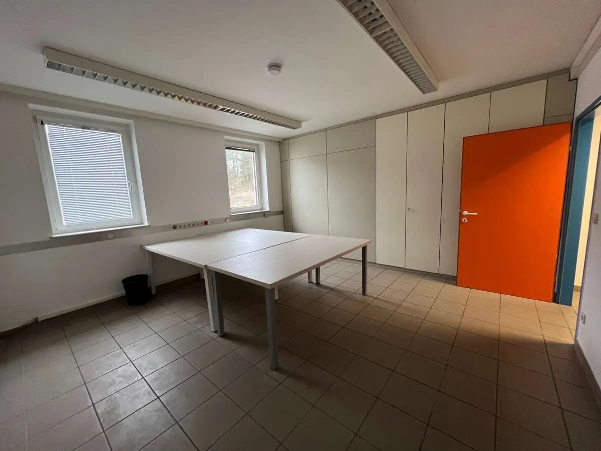 5-Zimmer-Gewerbeimmobilie mieten in Amstetten – 120 m², € 900 – Bild 4 von 9