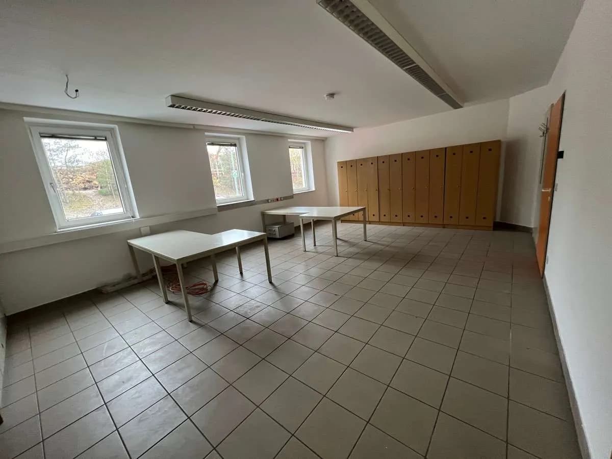 5-Zimmer-Gewerbeimmobilie mieten in Amstetten – 120 m², € 900 – Bild 6 von 9