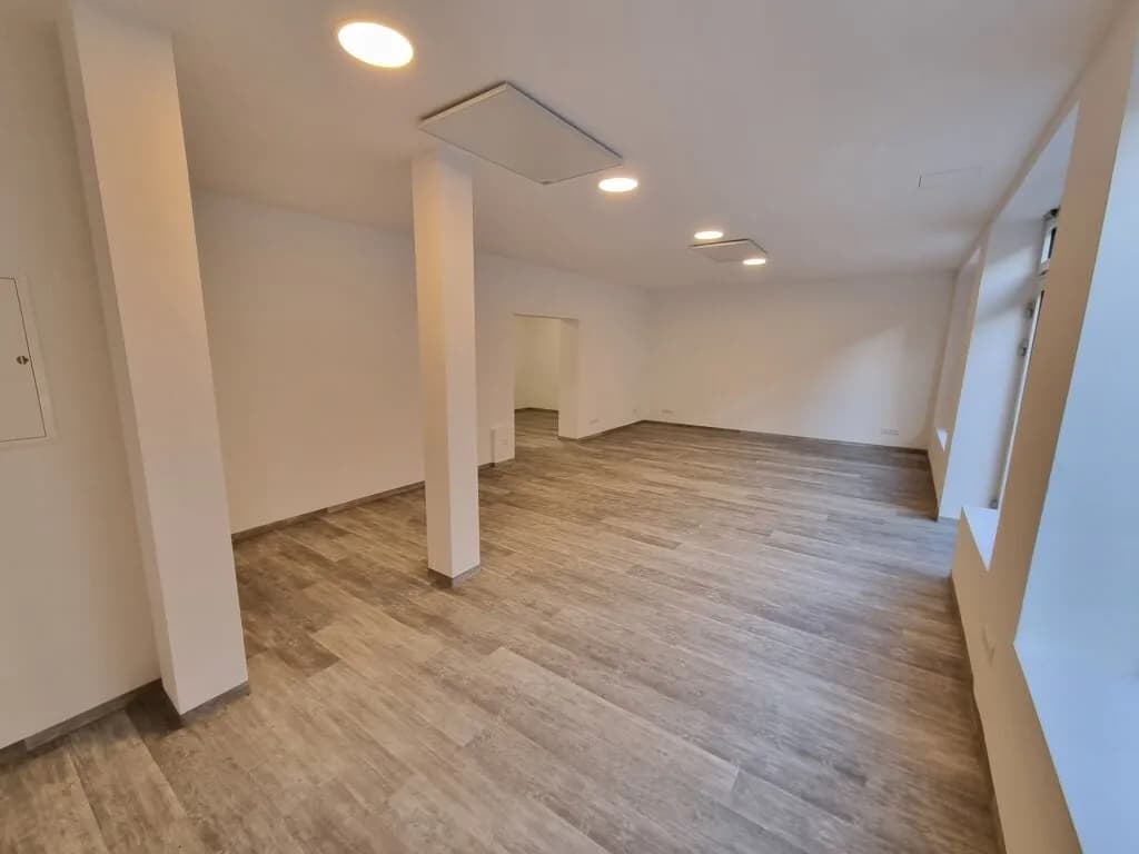 3-Zimmer-Gewerbeimmobilie kaufen in Salzburg Stadt – 70 m², € 310.000 – Bild 2 von 6