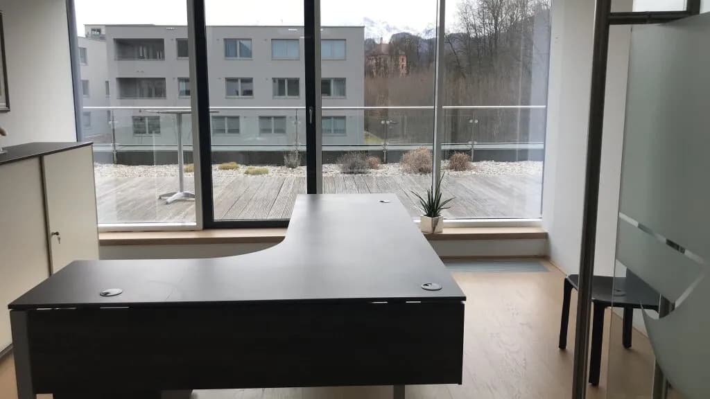 6-Zimmer-Gewerbeimmobilie mieten in Hallein – 251 m², € 4.864 – Bild 3 von 12