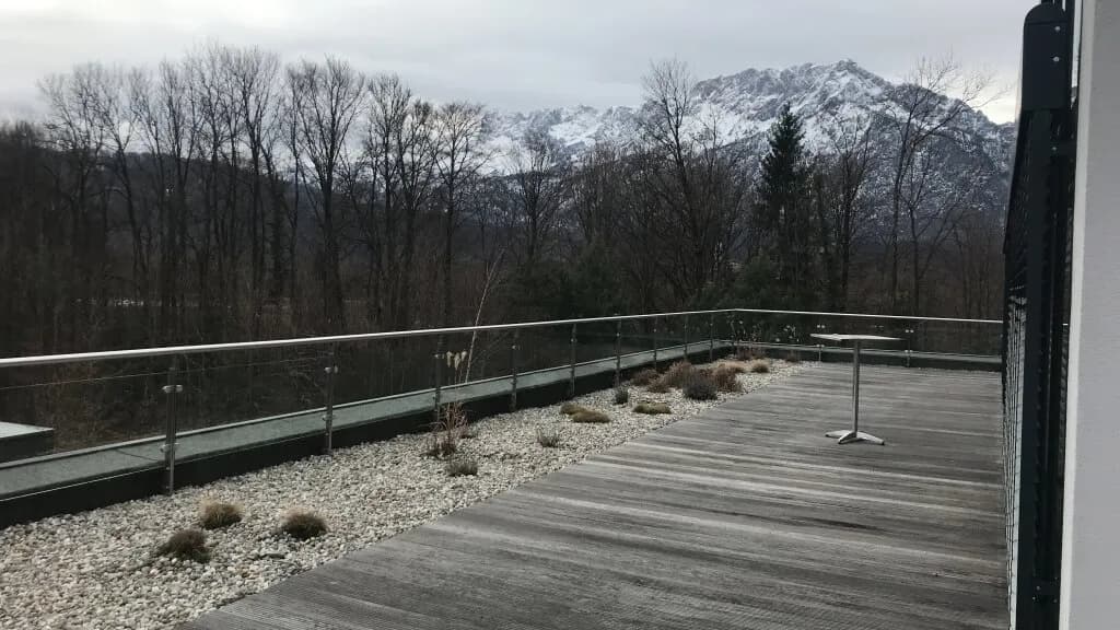 6-Zimmer-Gewerbeimmobilie mieten in Hallein – 251 m², € 4.864 – Bild 8 von 12