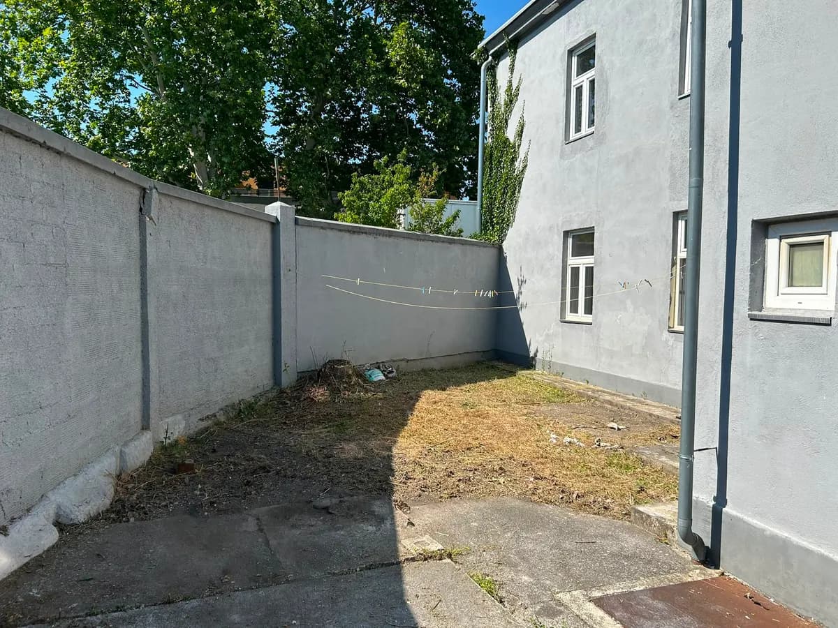 2-Zimmer-Wohnung kaufen in Baden – 55 m², € 95.000 – Bild 3 von 3