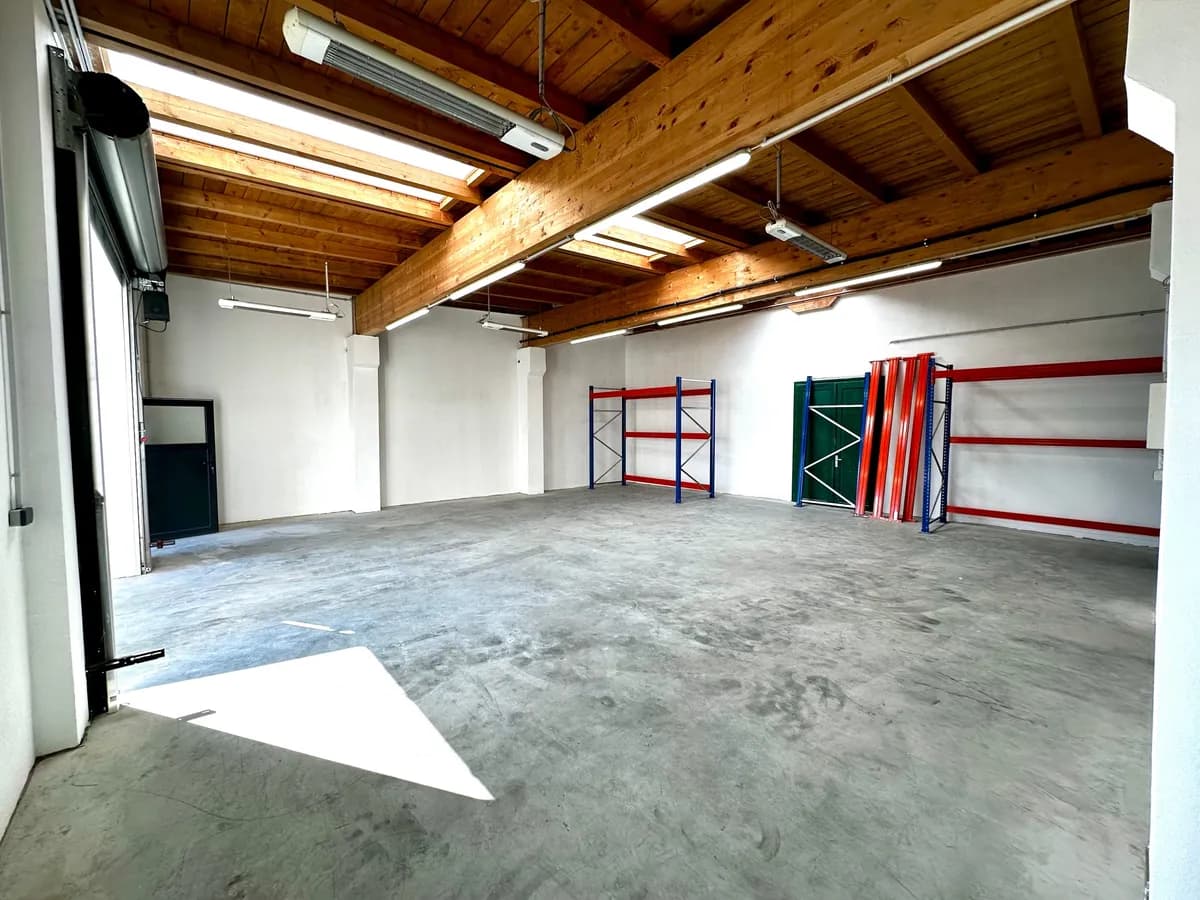 Gewerbeimmobilie mieten in Baden – 96 m², € 1.100 – Bild 1 von 3