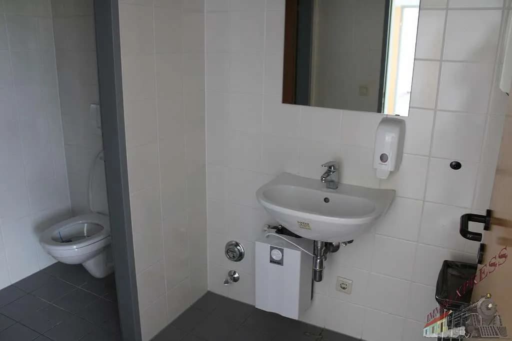 2-Zimmer-Gewerbeimmobilie mieten in Sankt Pölten – 32 m², € 406 – Bild 5 von 7