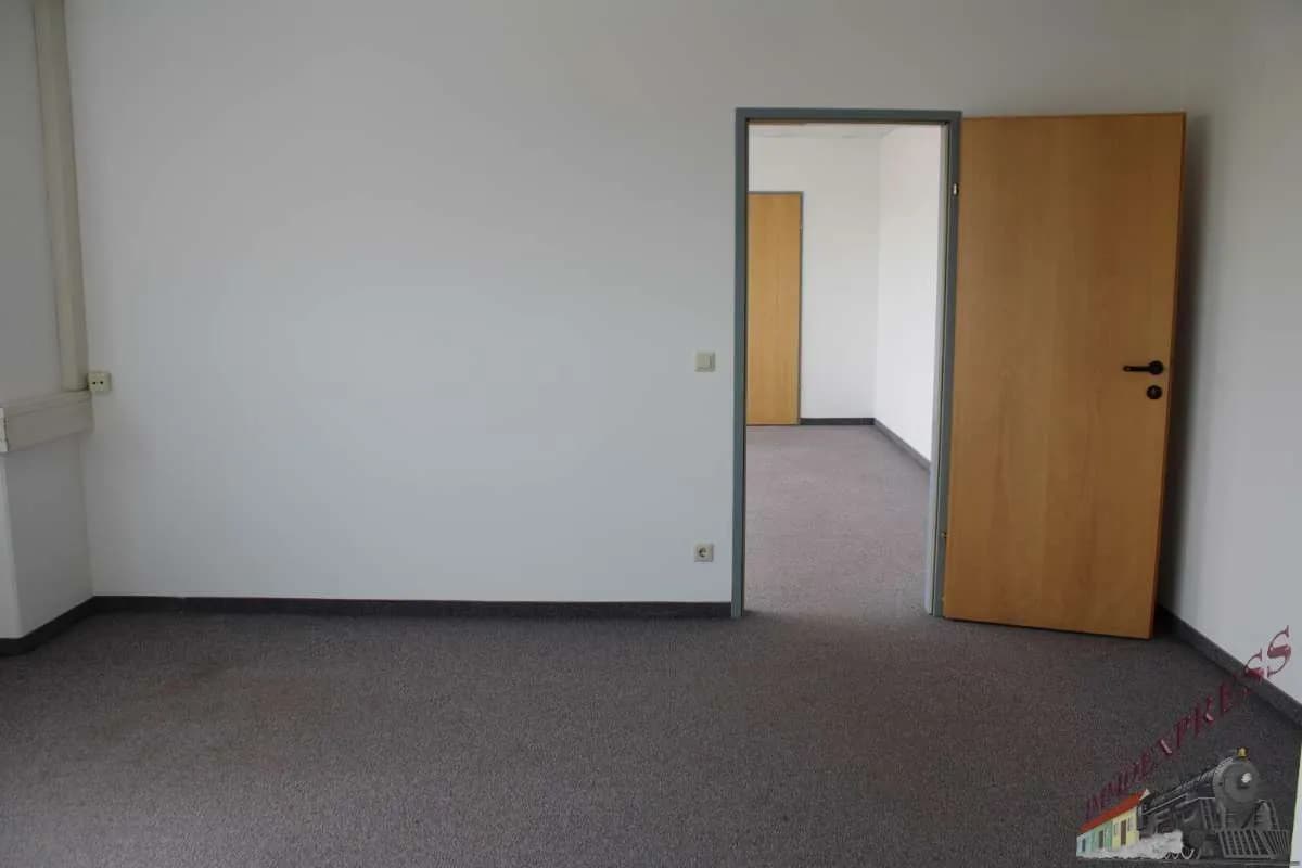 Gewerbeimmobilie mieten in Mödling – 200 m², € 2.100 – Bild 9 von 18