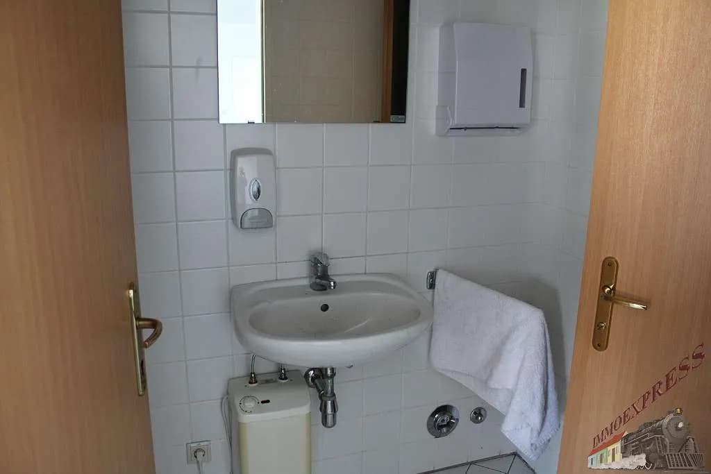 2-Zimmer-Gewerbeimmobilie mieten in Sankt Pölten – 130 m², € 1.300 – Bild 13 von 19