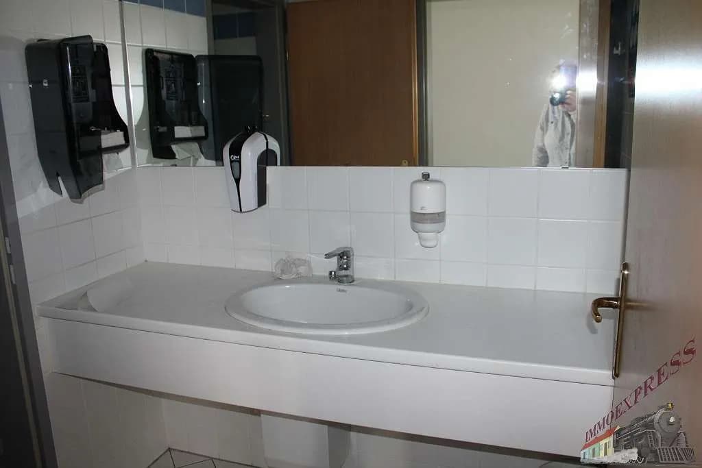 2-Zimmer-Gewerbeimmobilie mieten in Sankt Pölten – 130 m², € 1.300 – Bild 15 von 19