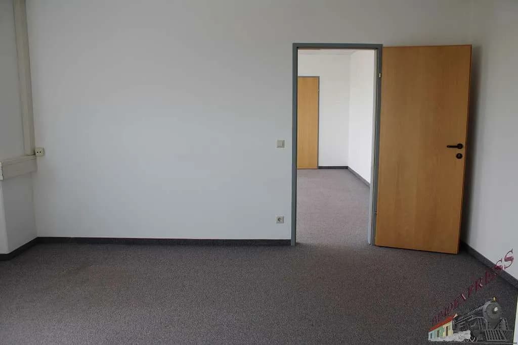 Gewerbeimmobilie mieten in Mödling – 270 m², € 2.835 – Bild 9 von 18