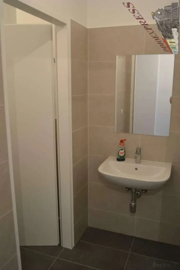 9-Zimmer-Gewerbeimmobilie mieten in Wien – 200 m², € 3.300 – Bild 11 von 24