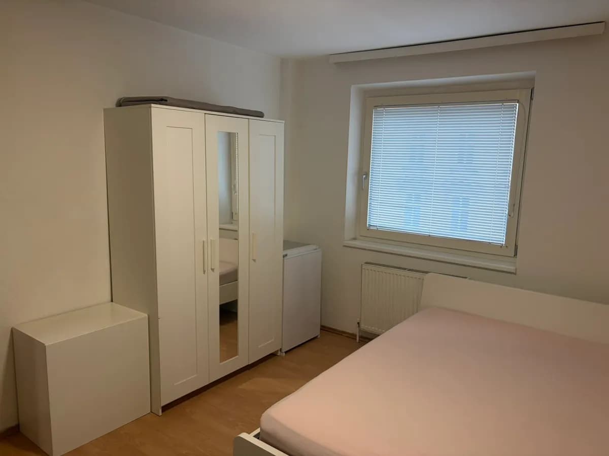 1-Zimmer-Wohnung mieten in Wien – 12 m², € 400 – Bild 1 von 11