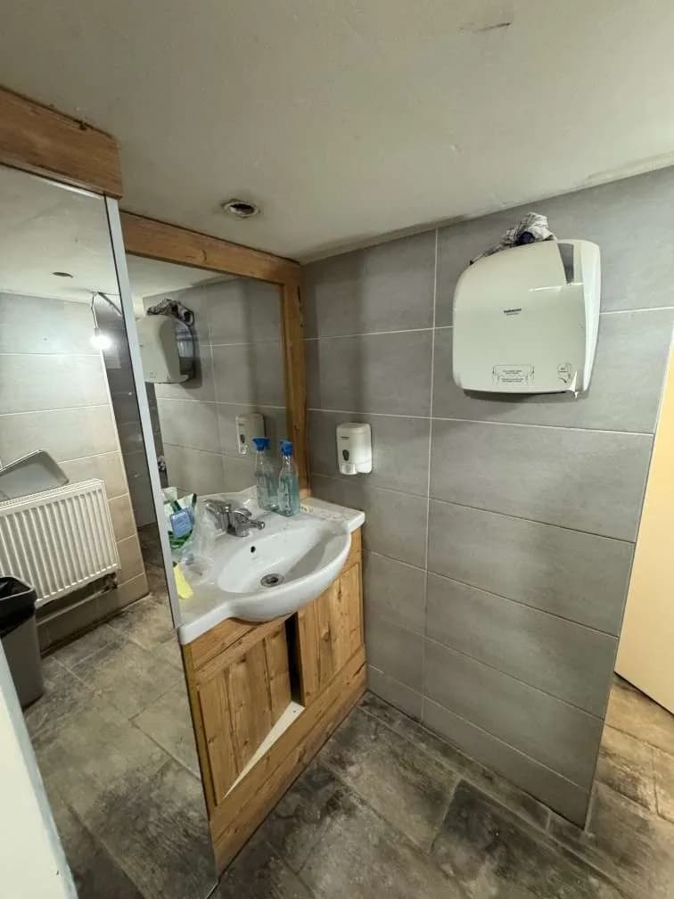 8-Zimmer-Gewerbeimmobilie mieten in Wien – 245 m², € 1.100 – Bild 24 von 48