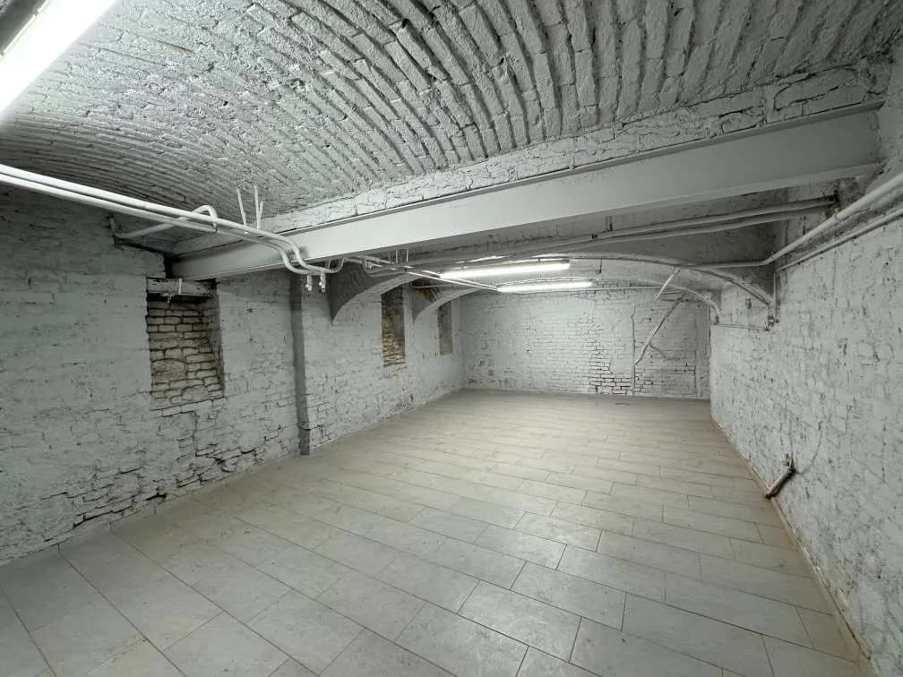8-Zimmer-Gewerbeimmobilie mieten in Wien – 245 m², € 1.100 – Bild 34 von 48