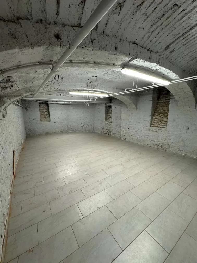 8-Zimmer-Gewerbeimmobilie mieten in Wien – 245 m², € 1.100 – Bild 36 von 48