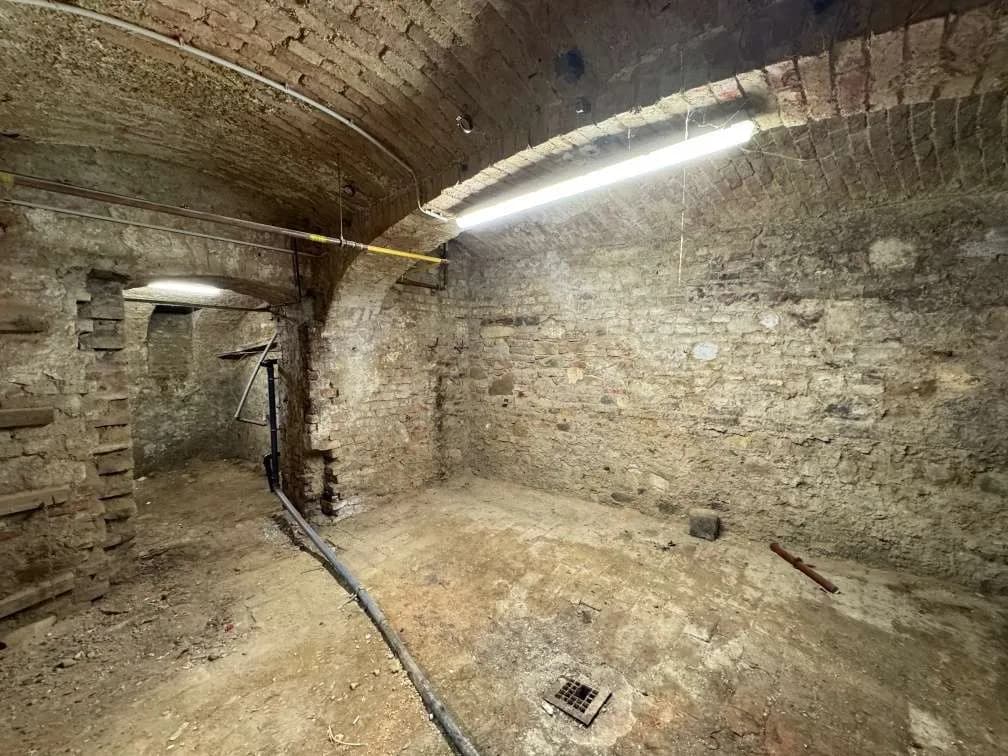 8-Zimmer-Gewerbeimmobilie mieten in Wien – 245 m², € 1.100 – Bild 40 von 48