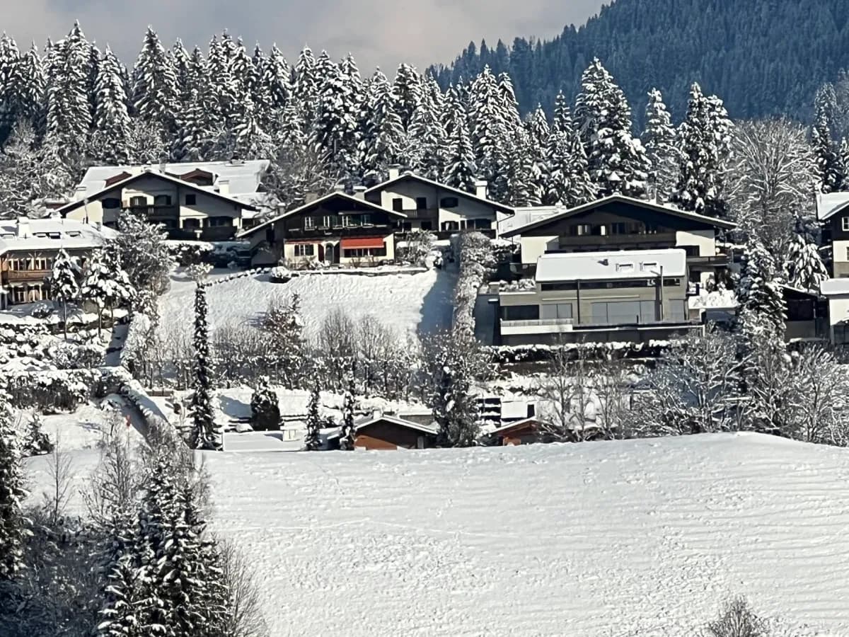 12-Zimmer-Haus mieten in Kitzbühel – 430 m², € 8.100 – Bild 11 von 12