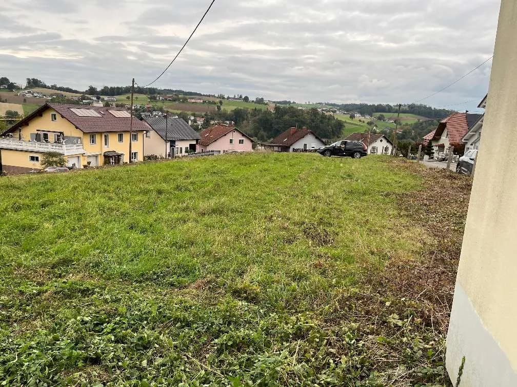 Grundstück kaufen in Perg – 826 m², € 215.000 – Bild 1 von 3