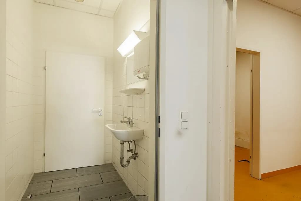 1-Zimmer-Gewerbeimmobilie mieten in Wien – 90,58 m², € 11.093 – Bild 15 von 17