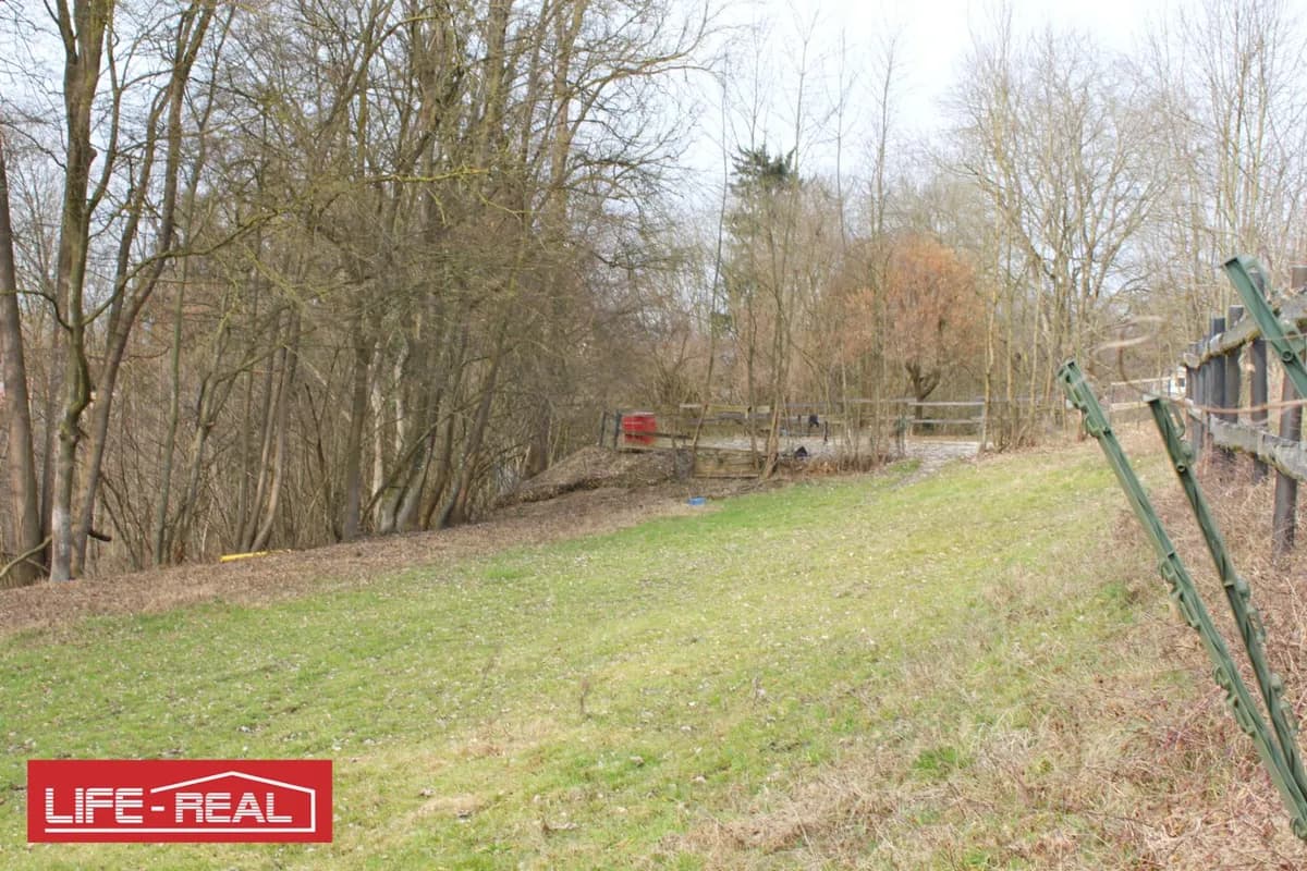Grundstück kaufen in Wels – 2 234 m², € 695.000 – Bild 1 von 3
