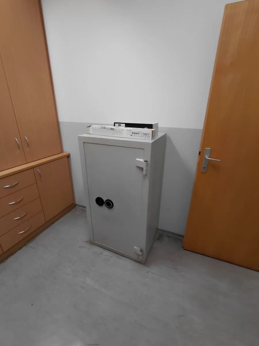 10-Zimmer-Gewerbeimmobilie mieten in Bruck-Mürzzuschlag – 289 m², € 2.486 – Bild 15 von 17