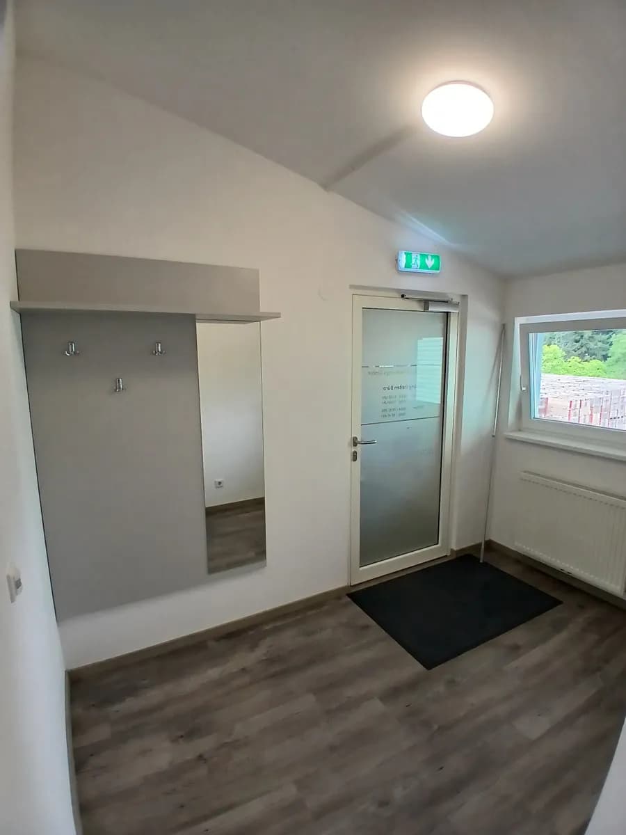 Gewerbeimmobilie mieten in Salzburg-Umgebung – 85 m², € 950 – Bild 2 von 4