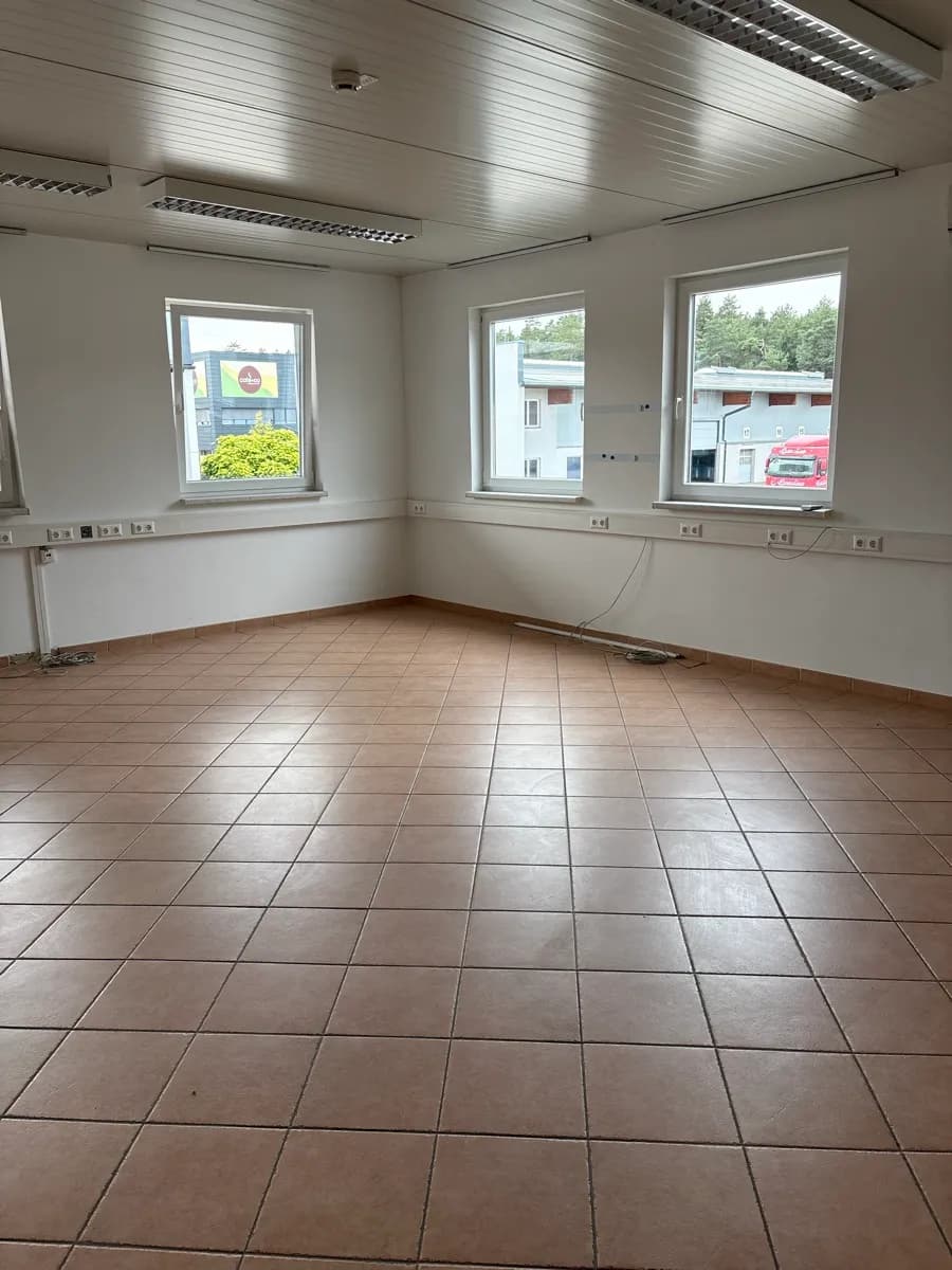 1-Zimmer-Gewerbeimmobilie mieten in Klagenfurt Land – 57 m², € 560 – Bild 2 von 3