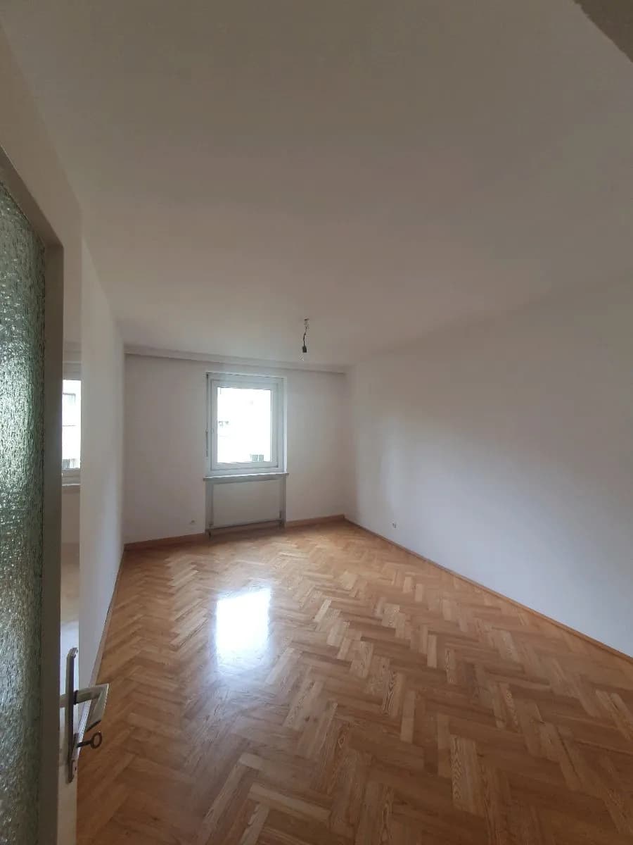 4-Zimmer-Wohnung mieten in Linz – 106 m², € 1.333 – Bild 3 von 12