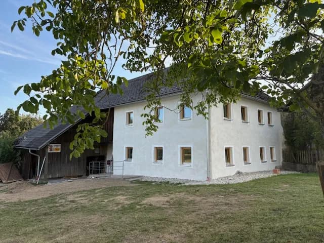 6-Zimmer-Haus mieten in Rohrbach – 135 m², € 1.000 – Bild 1 von 12