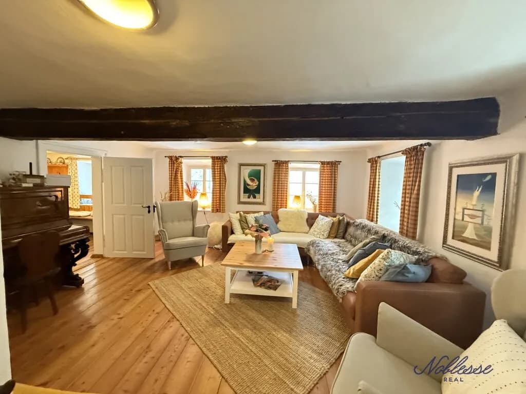 9-Zimmer-Haus mieten in Neunkirchen – 430 m², € 2.200 – Bild 2 von 39