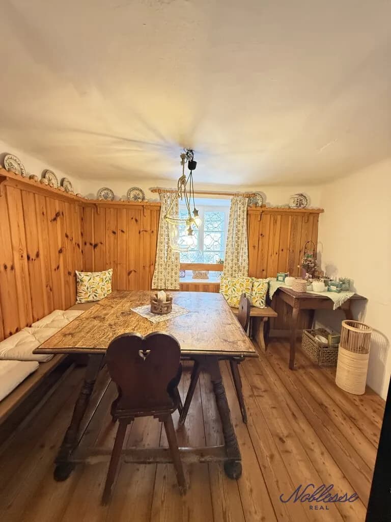 9-Zimmer-Haus mieten in Neunkirchen – 430 m², € 2.200 – Bild 4 von 39