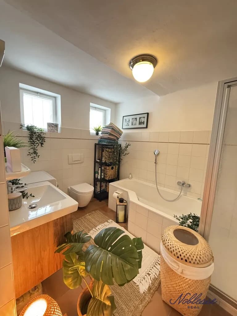 9-Zimmer-Haus mieten in Neunkirchen – 430 m², € 2.200 – Bild 11 von 39