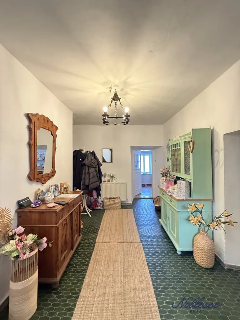 9-Zimmer-Haus mieten in Neunkirchen – 430 m², € 2.200 – Bild 14 von 39