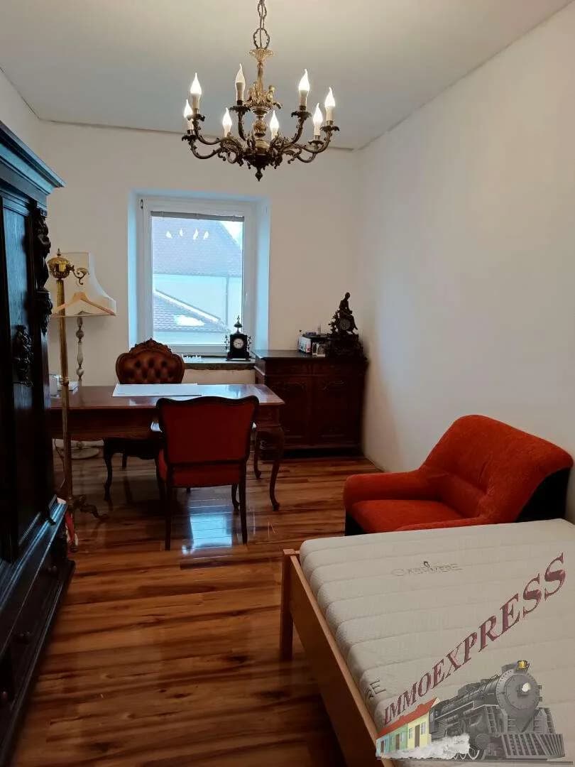 4-Zimmer-Haus kaufen in Hollabrunn – 270 m², € 325.000 – Bild 12 von 19