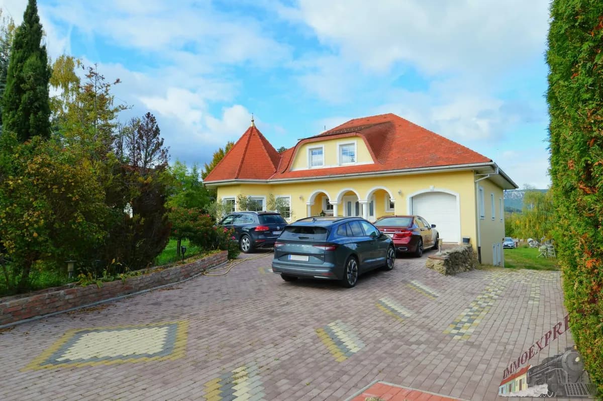 6-Zimmer-Haus kaufen in Neunkirchen – 200 m², € 849.000 – Bild 3 von 45