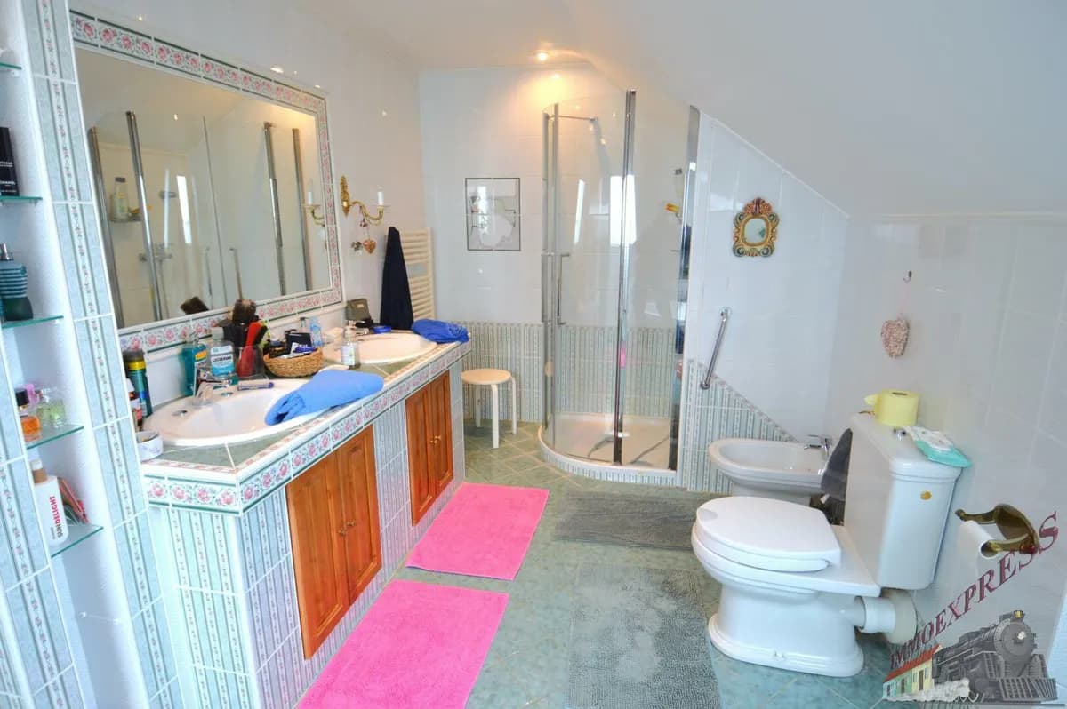 6-Zimmer-Haus kaufen in Neunkirchen – 200 m², € 849.000 – Bild 18 von 45