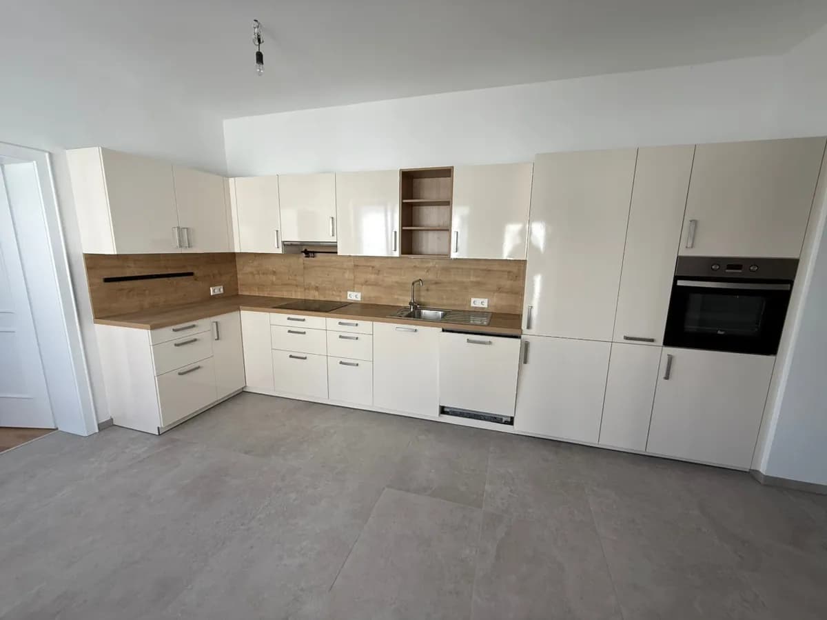 3-Zimmer-Wohnung mieten in Amstetten – 110 m², € 1.190 – Bild 1 von 12