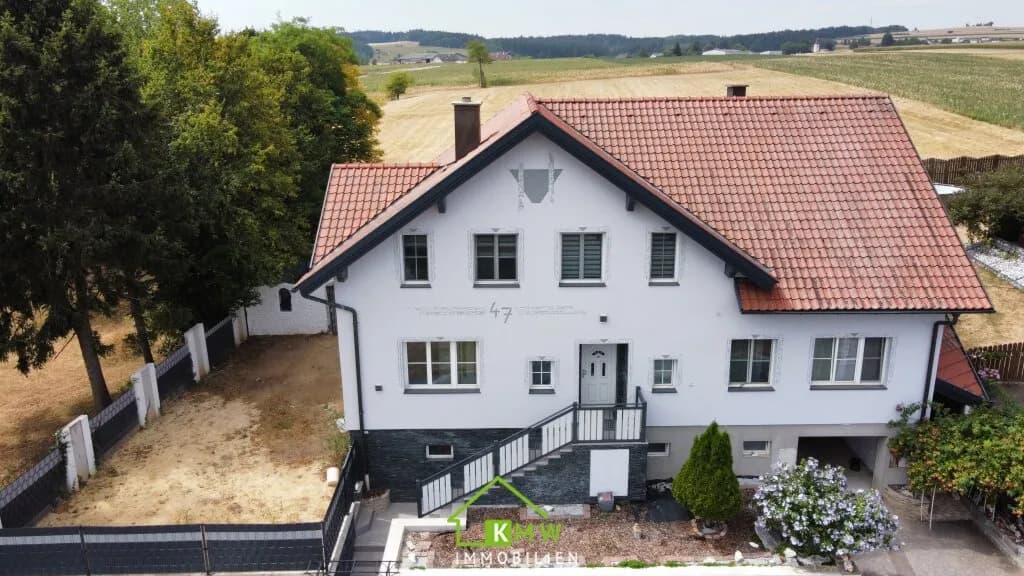 9-Zimmer-Haus kaufen in Krems Land – 256 m², € 310.000 – Bild 1 von 16