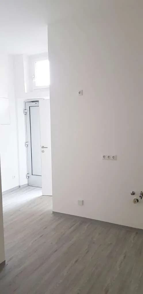 2-Zimmer-Gewerbeimmobilie mieten in Linz – 46 m², € 860 – Bild 4 von 10